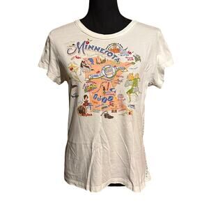 Minnesota Travel Land of 10,000 Lakes Graphic T-Shirt. Women's Medium